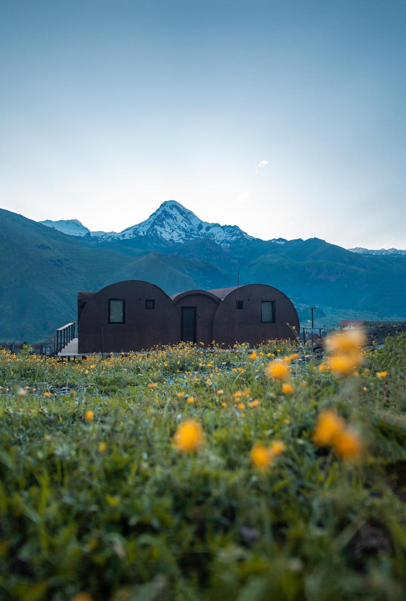 Отель Kazbegi Glamping Экстерьер фото